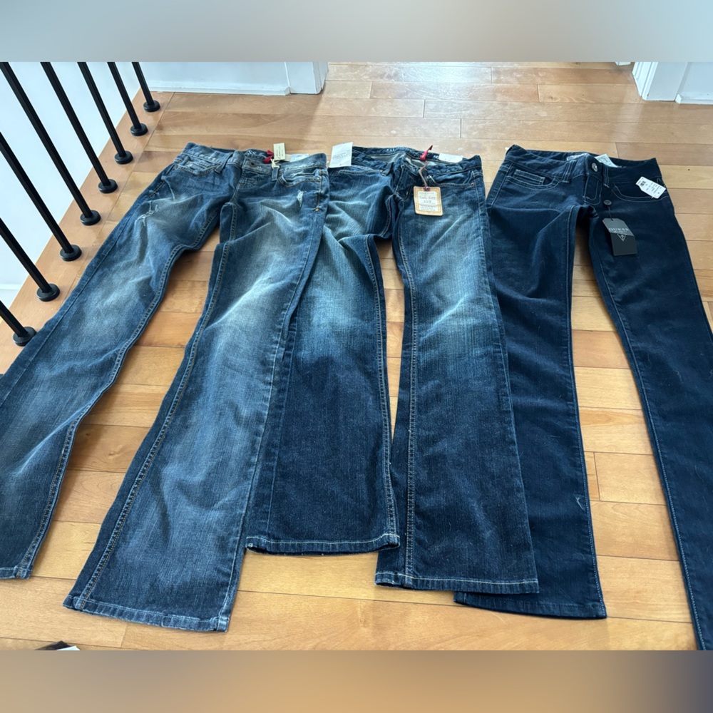 NWT bundle vintage Guess jeans. Size 24